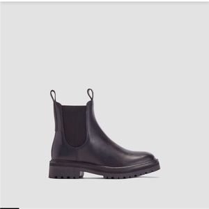 Everlane Chelsea Lug Boot
